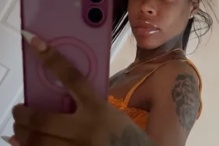 Sexy Petite Juicy Lips One night Only❤🫦 GENTLEMANS FAVORITE😘🍒 photo 4