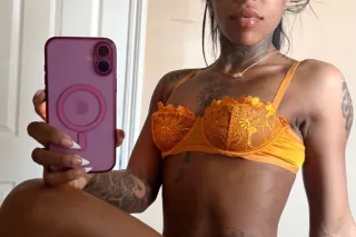 Sexy Petite Juicy Lips One night Only❤🫦 GENTLEMANS FAVORITE😘🍒 photo 6