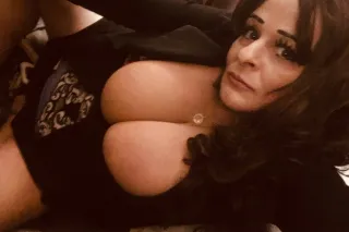 (((SPECIAL79 ROSES SPECIAL INCALL))) TODAY ONLY )))((CARDATE IS ALSO AVAILABLE. OUTCALL OPTION IS AVAILABLE IF YOU UBER ME TO AND FROM YOUR PLACE PLUS OUTCALL ROSES INTHE PAST photo 2