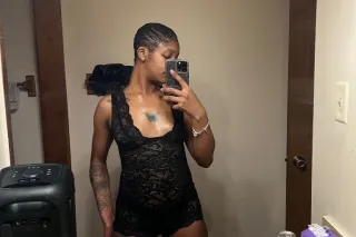 lil petite bad bitch ! photo 3