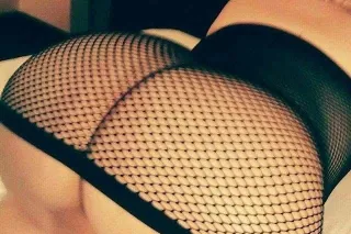 👅TATTED BBW 🍑 BADDIE WITH A FATTIE 😻 SLIPPERY WHEN WET 💦 photo 3
