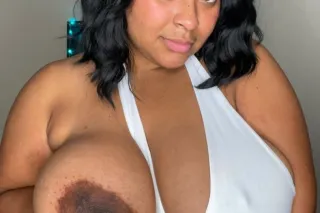 I'm bbw Yesmin back in town ✅$50 deposit must for all appointments💖Two girl special💋Available for 🎀Incall/Outcall and Car call/Hotel Fun Provide VIP Service🌲