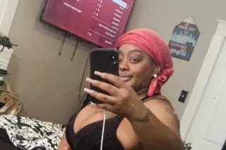 Kenyaluv5 pleasure candle wax available (check out new videos on onlyfans(video special 5mins peek show=15) 15mins,30mins,1hr-more i am available on google meet