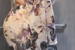Clap cheeks while watching the game BBW Latina MILF hosting hotel while watching the Spurs 😈 photo 12