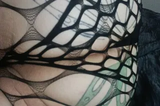 AVAILABLE NOW LAST DAY IN TOWN photo 3