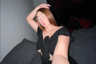 Sweet, classy, and a little bit naughty… ready to make your day unforgettable 💕