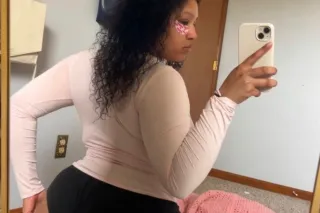 Well I offer good sex, blow job and all round of sensational romance and also a good massage before and after sex and doggie😋