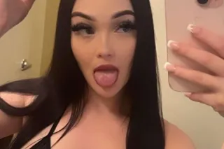 PRETTY PETITE TREAT READY TO MEET🍭 💕100% REAL WHITE GIRL ✔ INCALL OR OUTCALL 💌 LIMITED TIME ONLY 💦🥵 photo 2