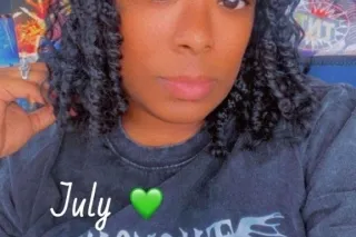 Young, friendly girl — feel free to say hi 😊 photo 2