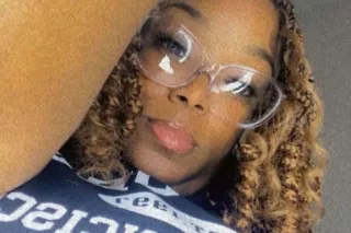 Young, friendly girl — feel free to say hi 😊 photo 3