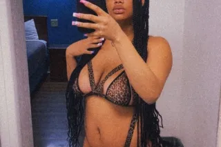THE PRETTIEST PLEASER 🌹 photo 3