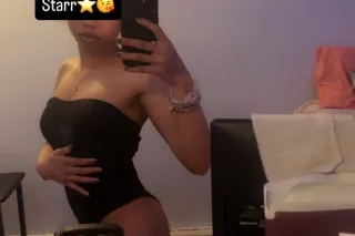Slim petite lightskin😍💕 photo 2