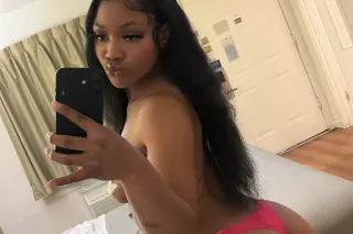 OUTCALLS AND INCALLS AVAILABLE ONLY 😘 YOUR DREAM FREAK 😍 SWEET AND THICK LIKE HONEY 🍯🍑 photo 3