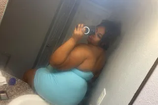 Sexy BBW hourly rates only bring condoms no bare anything photo 4