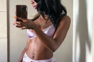 YOUR FAVORITE FUN SIZED HOTTIE🔥😏🥰 one hit nd your sure to be hooked! 😉 photo 7