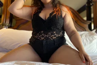 thick ass n thighs🍑 waterpark 👅💦 photo 5