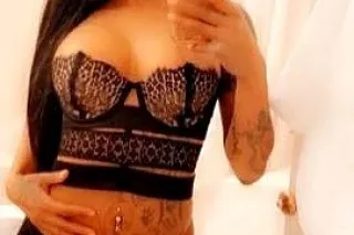 PETITE photo 2