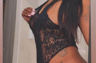 GOODMOANING LETS FUCK IM HERE TILL NOON 12 GET UP N COME SEE ME photo 6