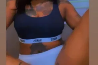 GOODMOANING LETS FUCK IM HERE TILL NOON 12 GET UP N COME SEE ME