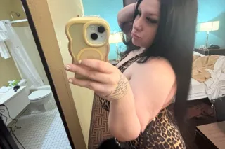 tatted thick and pretty back in your city 💋 photo 11
