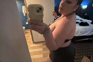 tatted thick and pretty back in your city 💋 photo 9