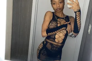 Slim barbie 💁🏽♀ 💞 *SLOPPIEST BJ YOU'LL EVER HAVE* - 2 girl special available**