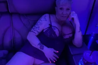 HAPPY HUMPDAY......IM AVAILABLE UNTIL 7 PM photo 6