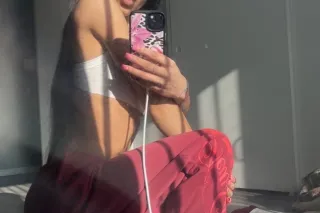 cute with a lil booty😘