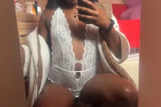 Sexy chocolate wet pussy photo 4