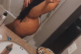 💦💜Hey Babies im in TOWN for a little bit 🫶🏽🥰 💃🏽💃🏾😜😍 HMU OUTCALLS ONLY 💯 photo 4