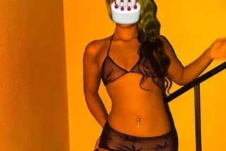 Tall coke bottle shaped mixed baddie photo 5