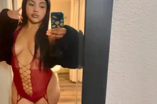 CURVY 5'2 SWEET SEDUCTIVE LATINAAVAILABLE NOW!🍆💦🍑
