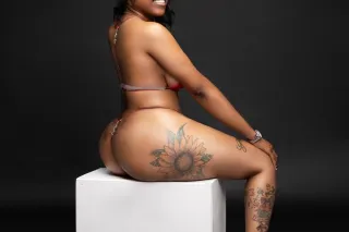sexy red photo 2