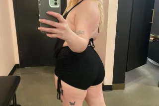 🚨2 GIRL SPECIAL🚨😩New snowbunny treat❄ photo 5