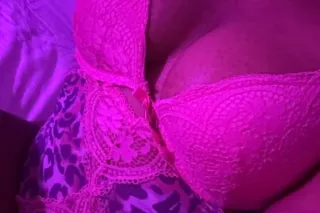 $60 head special Relax and feel on my soft ass while I make you cum😈 photo 6