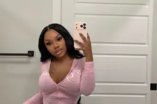hottr extravagant baddie