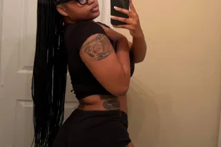sumn so sexy 😏 photo 2