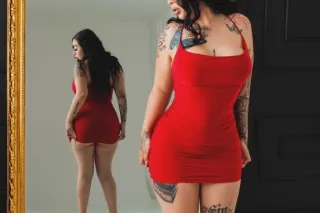2 SEXY CURVY TATTED MILF's 👩🏻👩🏻 photo 4