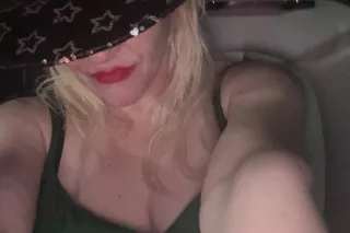 ReaL Blonde Southern Belle photo 2