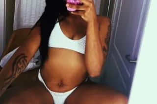 come see me and feel this good pussy😘