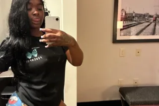 wet mouth with a big booty😋 photo 3