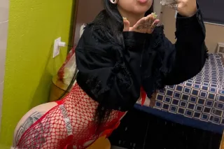 THICK LITTLE BOOTY LATINA photo 6