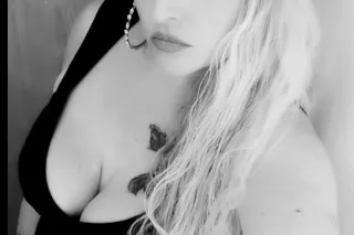 MzAngel🫦 needs some special attention 😺 photo 8