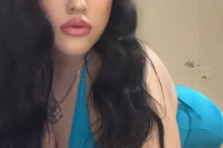 top notch baddie back in town💋🥂 INN/OUT photo 9