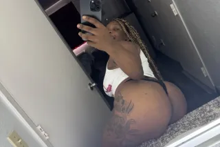 Available for outcalls! Rated #1 Thick and juicy.. must try 🤤🍑🌊#1 THROAT GOAT🤪 & BEST IN BED😇😘