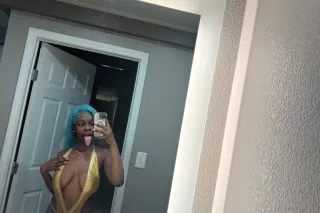 Ask about my specials 💋