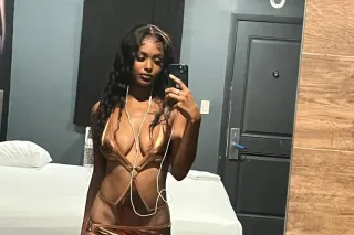 Champagne🥂two girl upon request photo 4