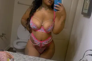 Champagne🥂two girl upon request photo 5