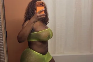 I SELL A VARIETY OF CONTENT 📸💦 photo 2
