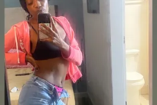 Sweet Chocolate , Sexy Slim Thick , Tight , Wet , && I Smell AMAZING but I TASTE 👅 even Better !! I'm ready to FREAAK && Please you Baaby .. !! Come Have Your Waaaay With Meee While You Still Got The Chance !! 😘😝🥰🩷✨ photo 3